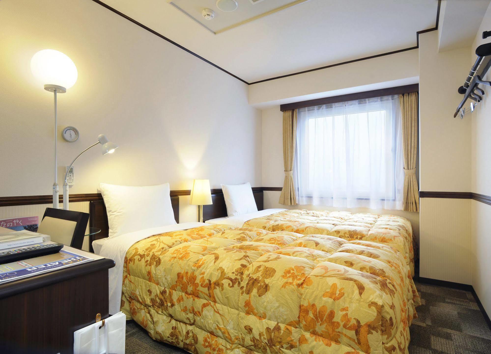 Toyoko Inn Shimonoseki Kaikyo Yume Tower Экстерьер фото